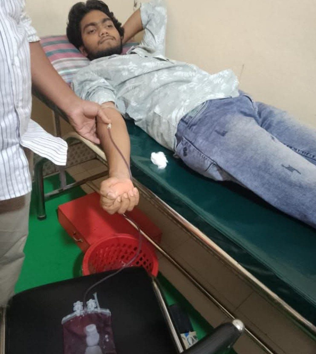 স্বেচ্ছায় রক্তদান ক্যাম্প